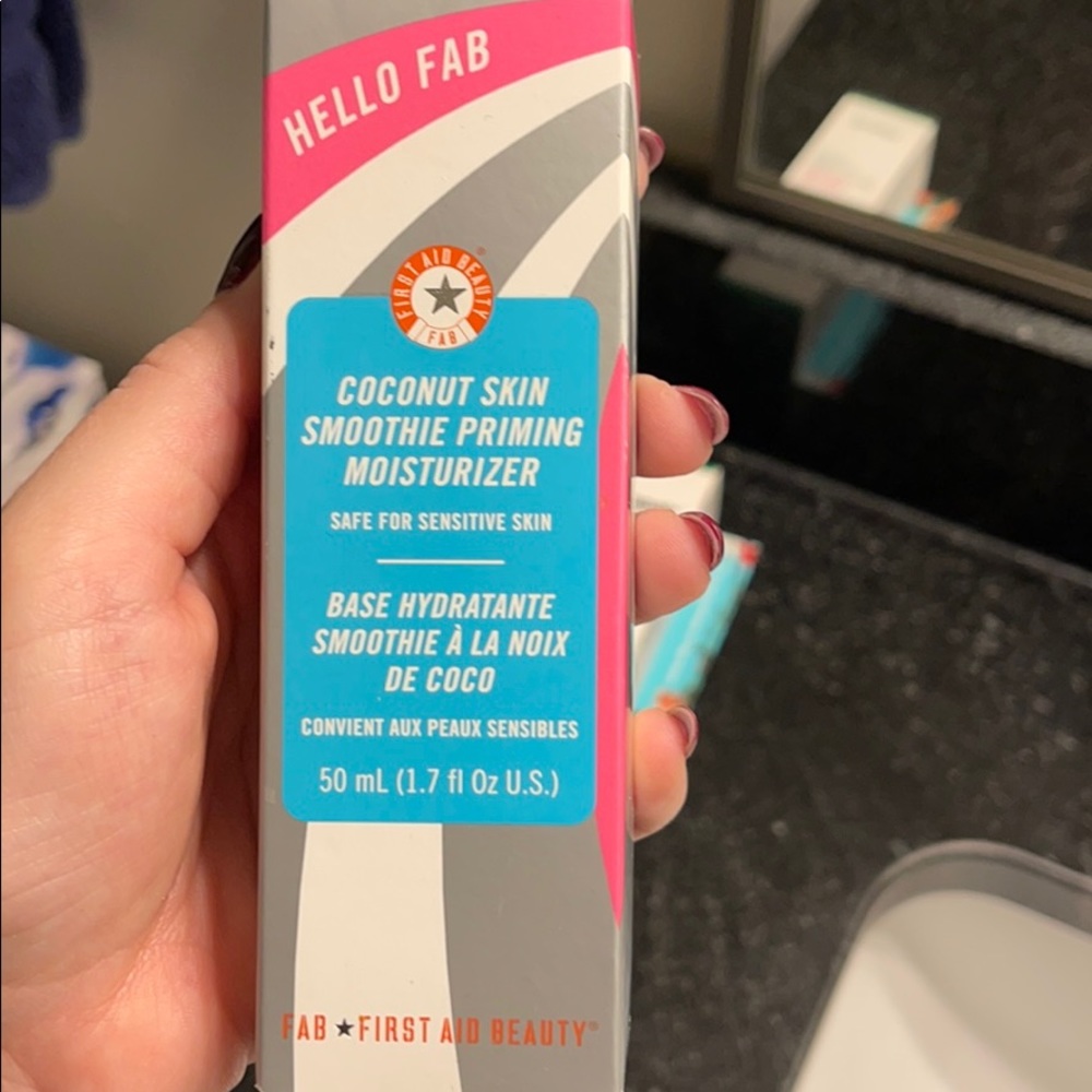NWT FAB Coconut Skin Smoothie Priming Moisturizer